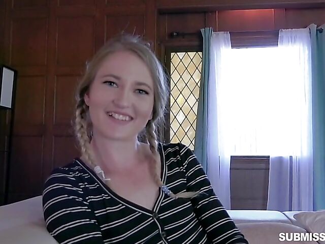 Submissive teen Lolli Lane gets railed on a leash