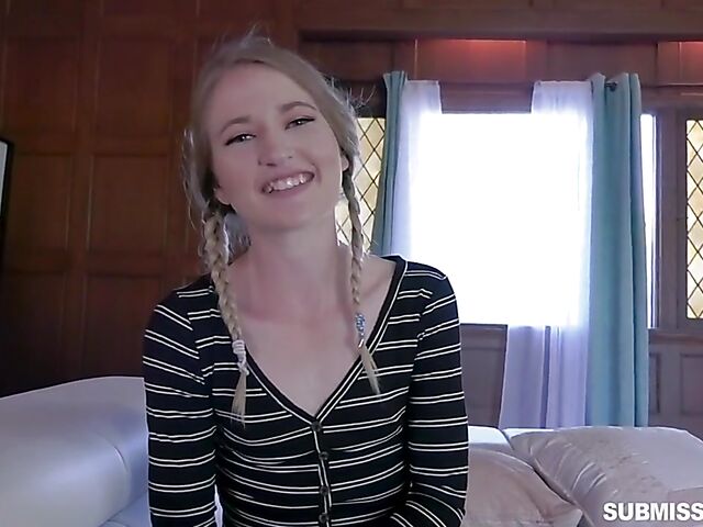 Submissive teen Lolli Lane gets railed on a leash