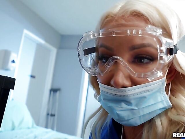 Lesbian machine fuck in the hospital with India Summer and Nicolette Shea