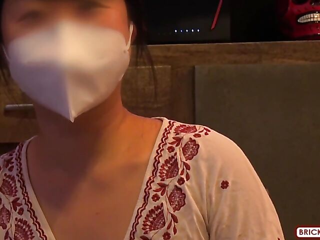 Asian handjob during the pandemic with Dacey