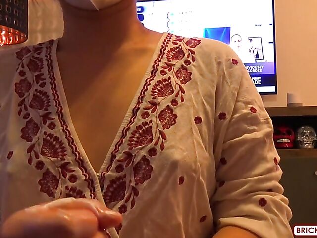 Asian handjob during the pandemic with Dacey