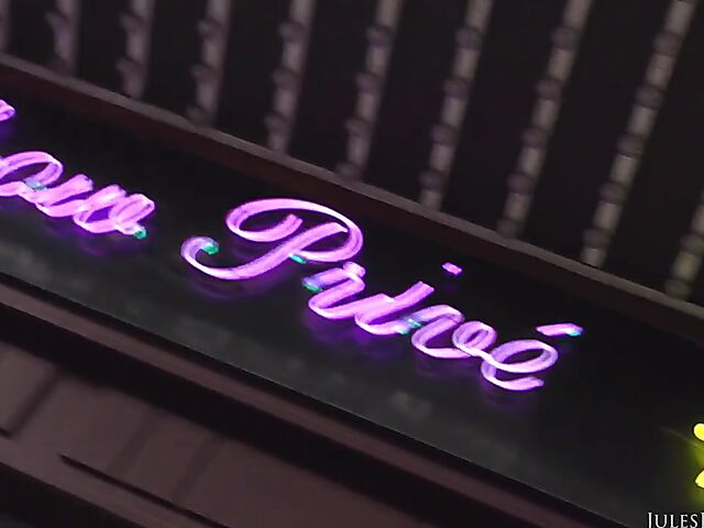 Liya Silver and Manuel Ferrara's fuck date in Paris