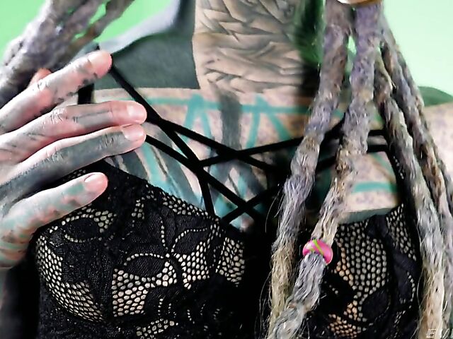 Completely tattooed anal lovers Anuskatzz and LilyLu