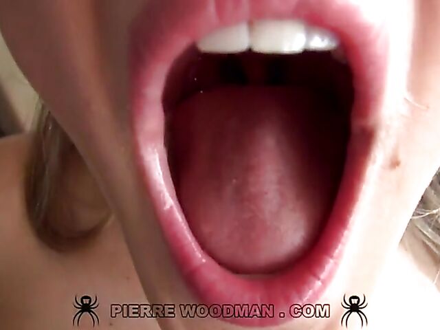 Natural busty girl Viola Bailey in Woodman Casting X