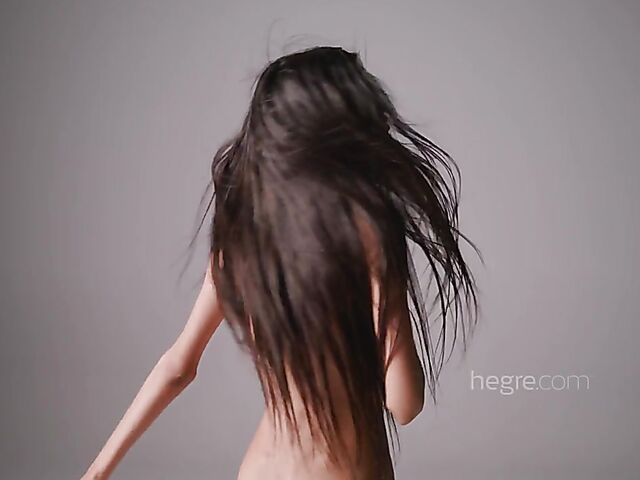 Skinny latina Clau posing nude for the first time