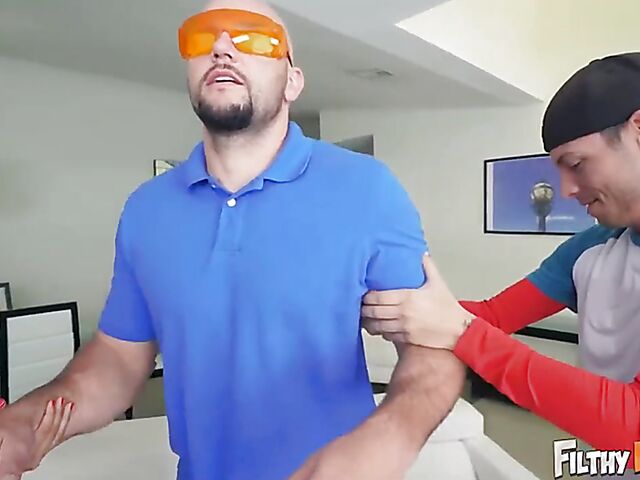 Diamond Kitty - Cheating MILF threesome in the living room