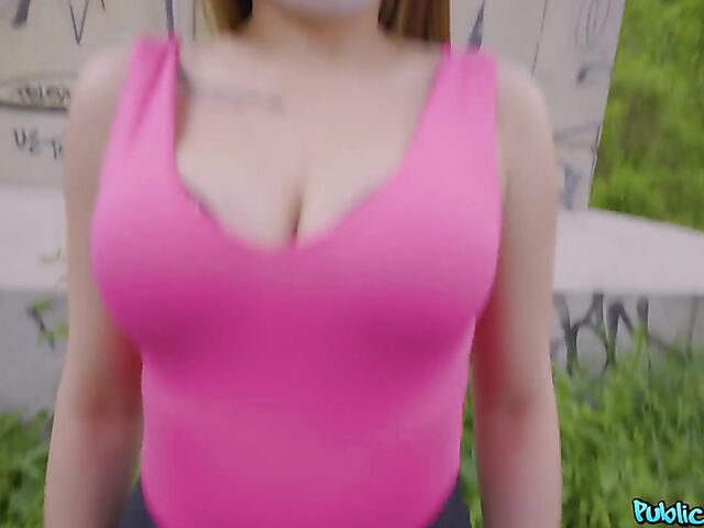 Public sex for cash during quarantine with masked Czech slut Mia Rose