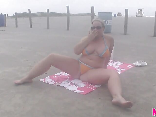 Thick bikini mom Dee Siren public beach masturbation
