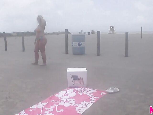 Thick bikini mom Dee Siren public beach masturbation