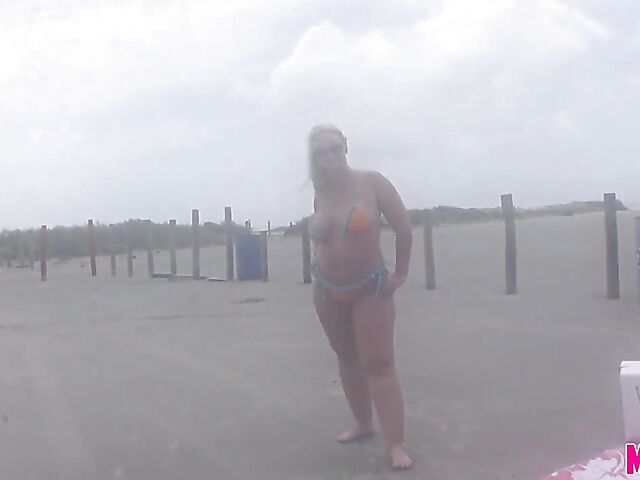 Thick bikini mom Dee Siren public beach masturbation