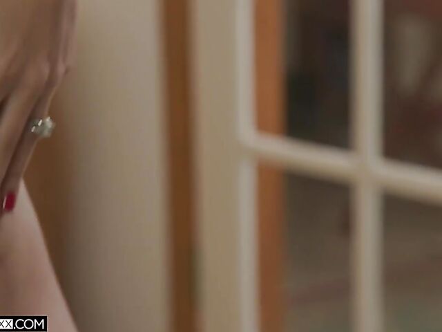 The hottest massage fuck session ever with Venezuelan bombshell LaSirena69