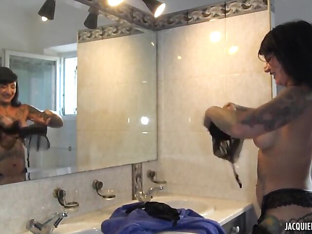 French tattooed MILF Cherry gets tag teamed