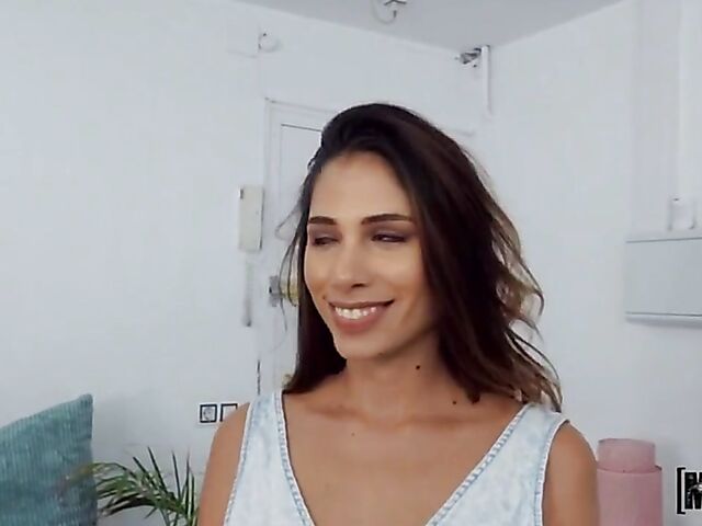 Spanish speaking threesome POV with Ginebra Bellucci and Baby Nicols sharing boyfriend