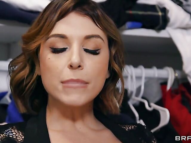 Big butt anal with curious woman Ivy Lebelle