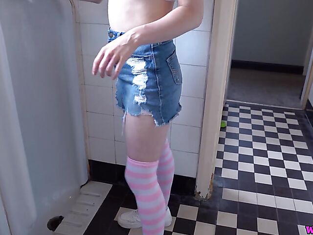 Lola Rae - Jerkoff encouragement while cleaning the toilet