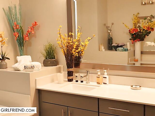 Tonights girlfriend Charlotte Sins gets creampied