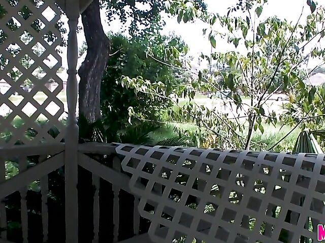 Dee Siren - Fat ass wife outdoor pussy dildoing and BJ