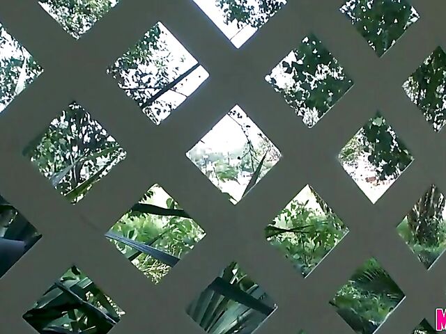 Dee Siren - Fat ass wife outdoor pussy dildoing and BJ