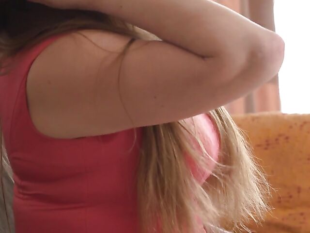 Lastochka - Euro MILF fingering her snatch sensually