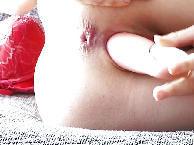 Aussie girl Charlie Forde creamy dildo masturbation