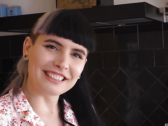 Marina - Hairy masturbation in the middle of the kitchen