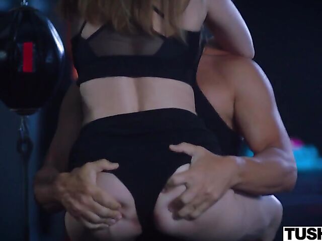 MILF gym anal with flat chested Cayenne Klein