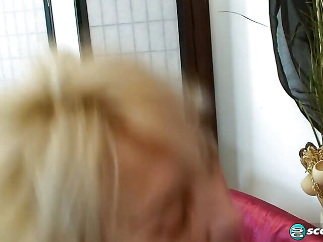 Shaved mature blonde Samantha White and her lover boy