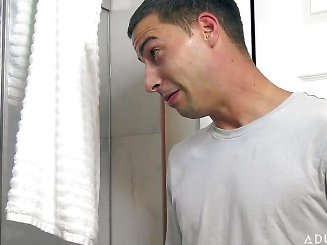 Standing fuck in the shower with tattooed stepsister Kali Roses