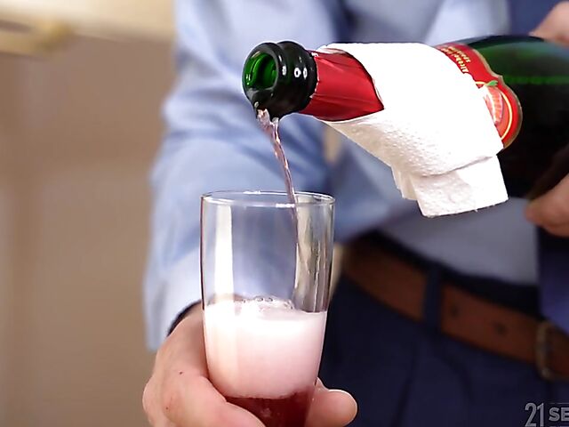 Old mature Violett's romantic fuck session with her lover