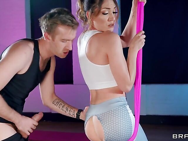 Leggings anal with small ass gymnast Lily Labeau