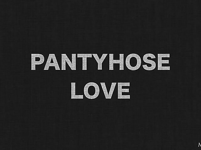 Crotchless pantyhose masturbation with beautiful Lee Anne