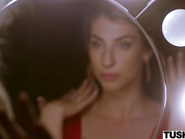 Sexy anal on vacation with playful Shona River