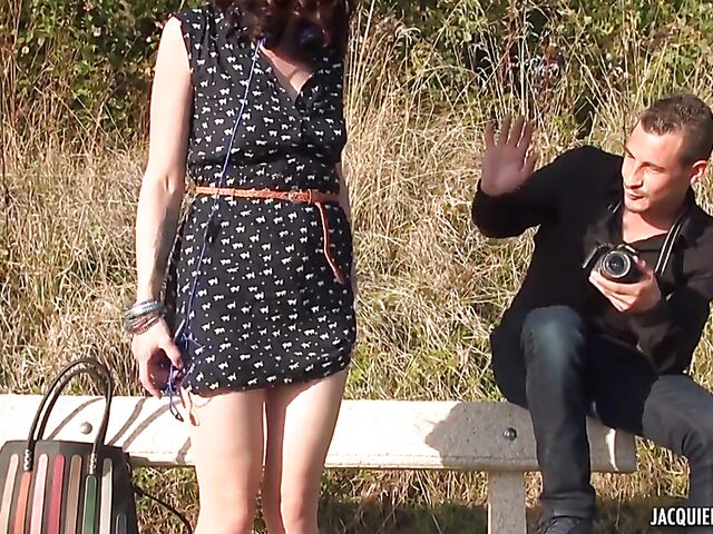 Flora - Cute MILF with glasses anal outdoor with a dirty French photographer