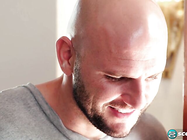 Shaved mature lady Carrie Anne banging on the sofa