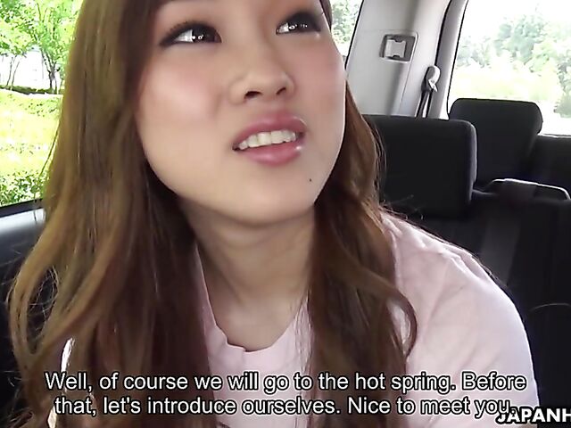 Maki Horiguchi's small Japanese pussy vibrated with a love egg in the car