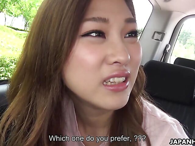 Maki Horiguchi's small Japanese pussy vibrated with a love egg in the car