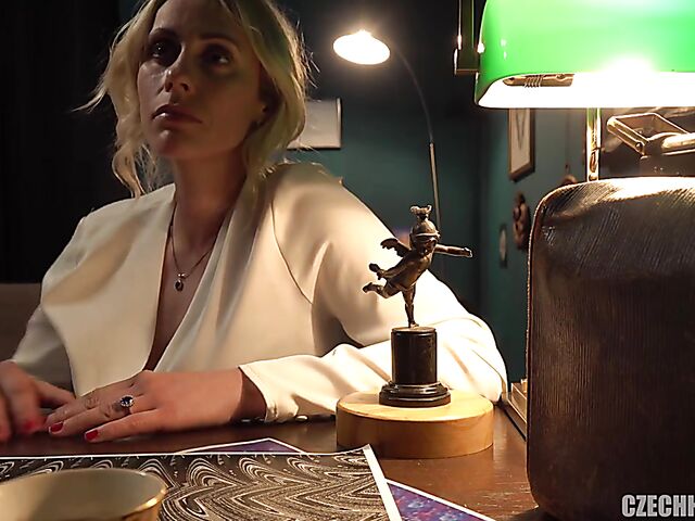 Mrs Sona's hypnotized fuck with hard fisting and anal squirt