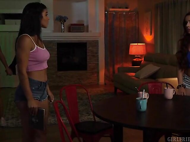 Young natural lesbian girls Violet Starr and Kendra Spade go to bed