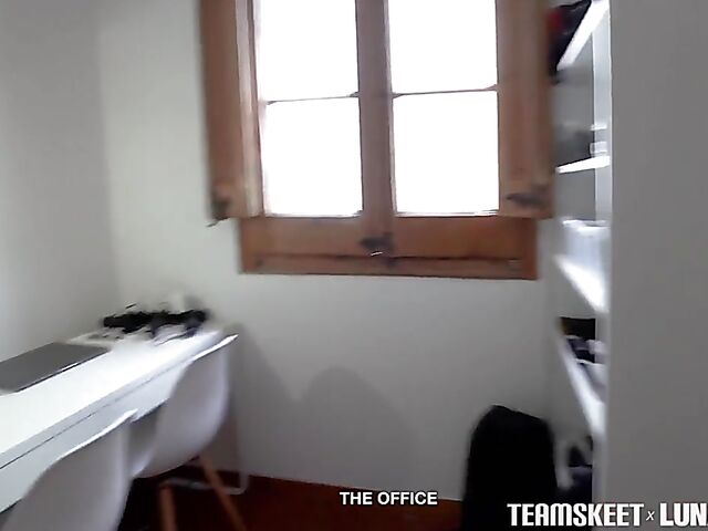 Skinny asian girlfriend Luna gets nailed by her boyfriend