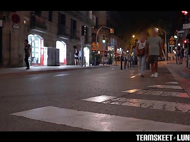 Skinny asian girlfriend Luna gets nailed by her boyfriend