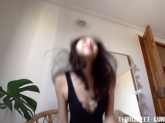 Skinny asian girlfriend Luna gets nailed by her boyfriend