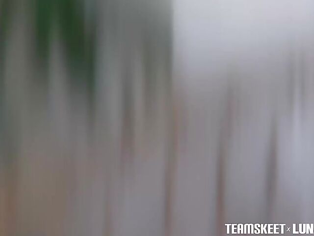 Skinny asian girlfriend Luna gets nailed by her boyfriend