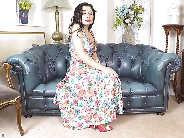 Stockings high heels solo with skinny Italian MILF Valantina Bianco