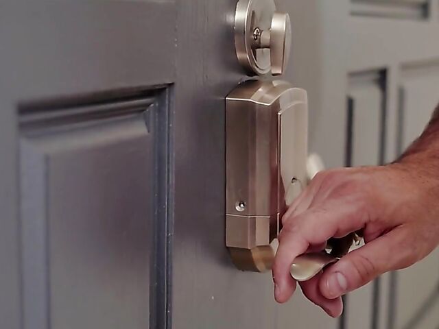 Beautiful Winter Jade's trimmed pussy needs a pounding