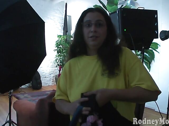 Leann - Amateur with glasses blowjob and hairy pussy close up before facial