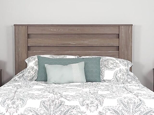 Elegant woman Tori Black and her mirror dildo