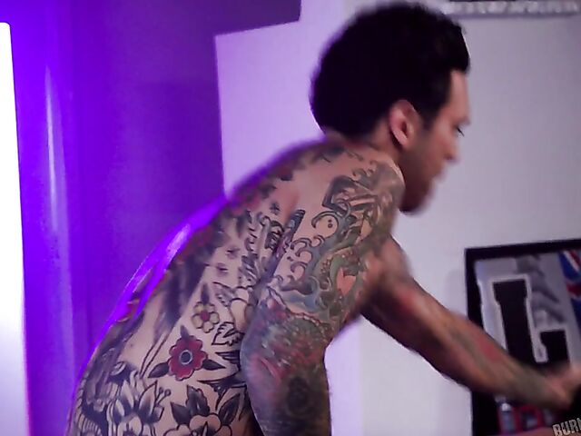 Tattoo and latex fuck with Gia Demarco and Small Hands