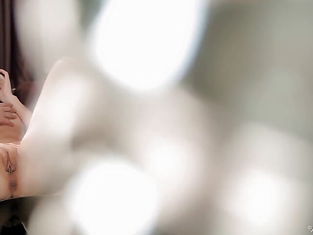 Sexy solo with beautiful Daria showing off her long lipped shaved pussy