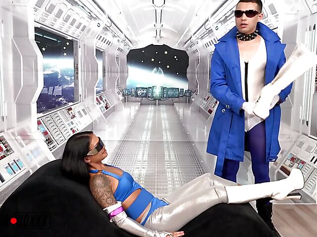 Paisley Paige - Spaceship fuck with a man in pantyhose