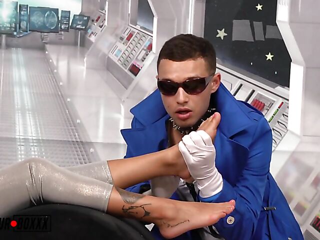 Paisley Paige - Spaceship fuck with a man in pantyhose